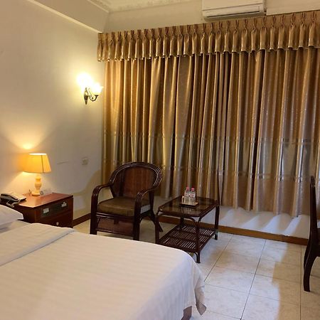 Chung Hsin Hotel 中信酒店 Phnom Penh Eksteriør bilde