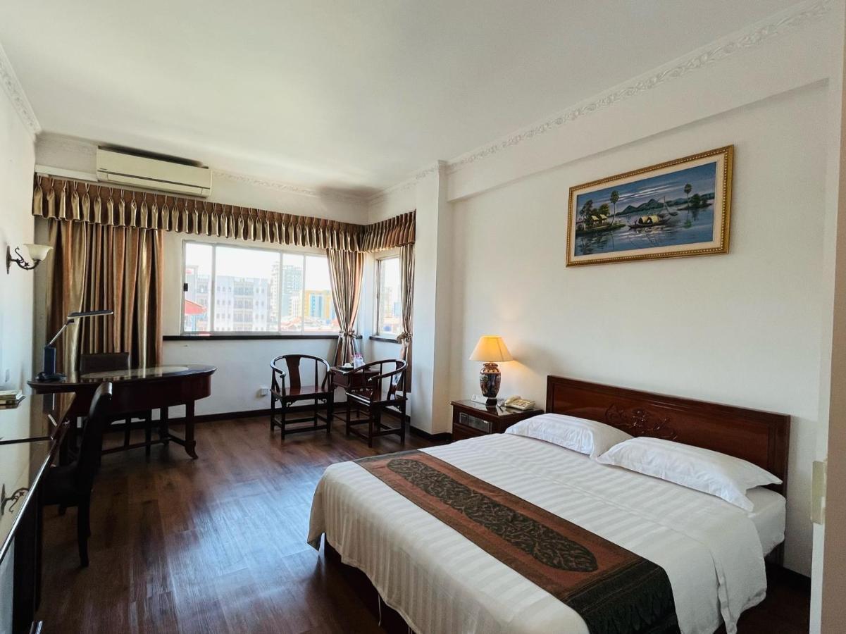 Chung Hsin Hotel 中信酒店 Phnom Penh Eksteriør bilde